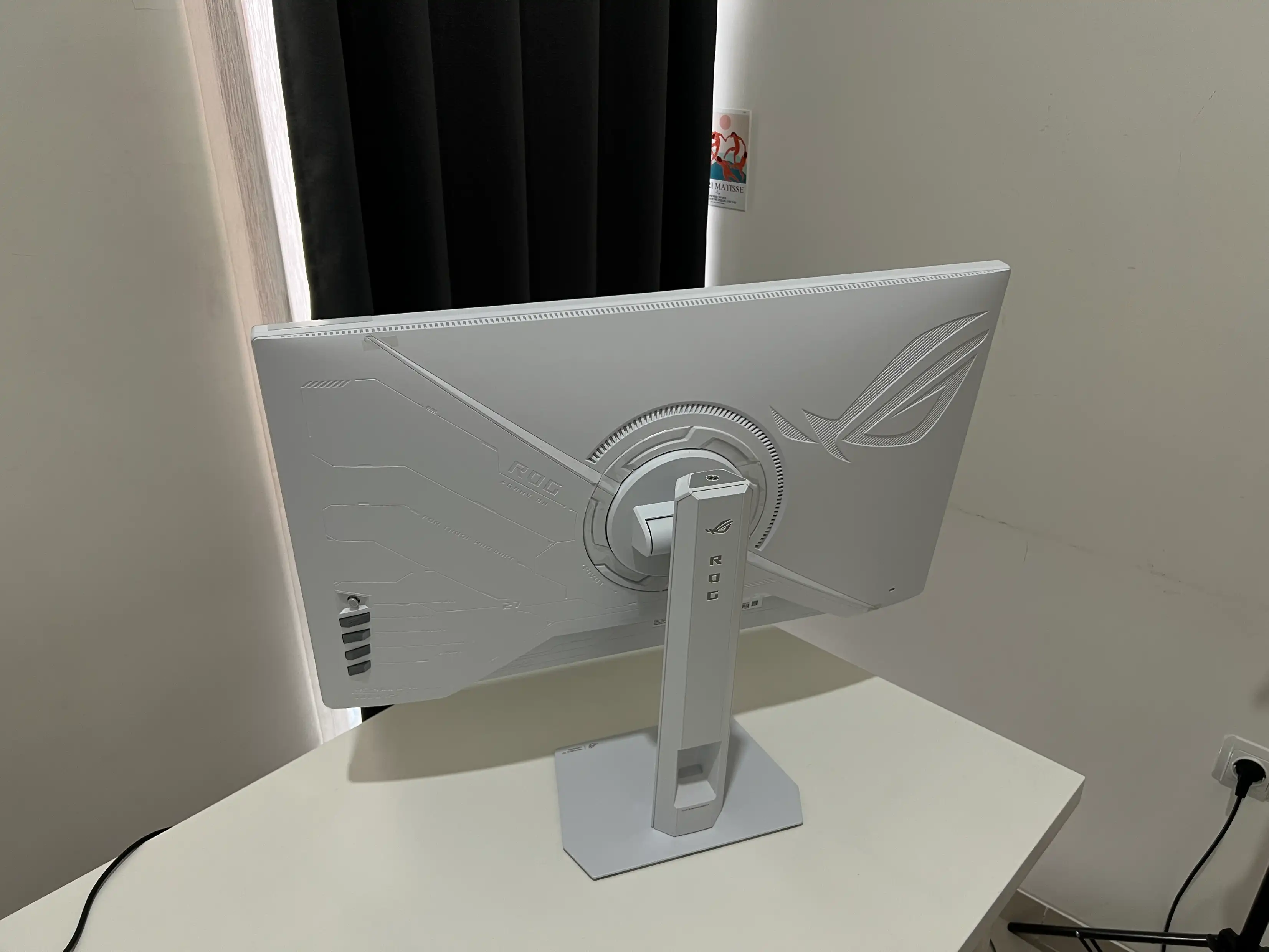 Asus ROG Strix XG27ACMES White 2