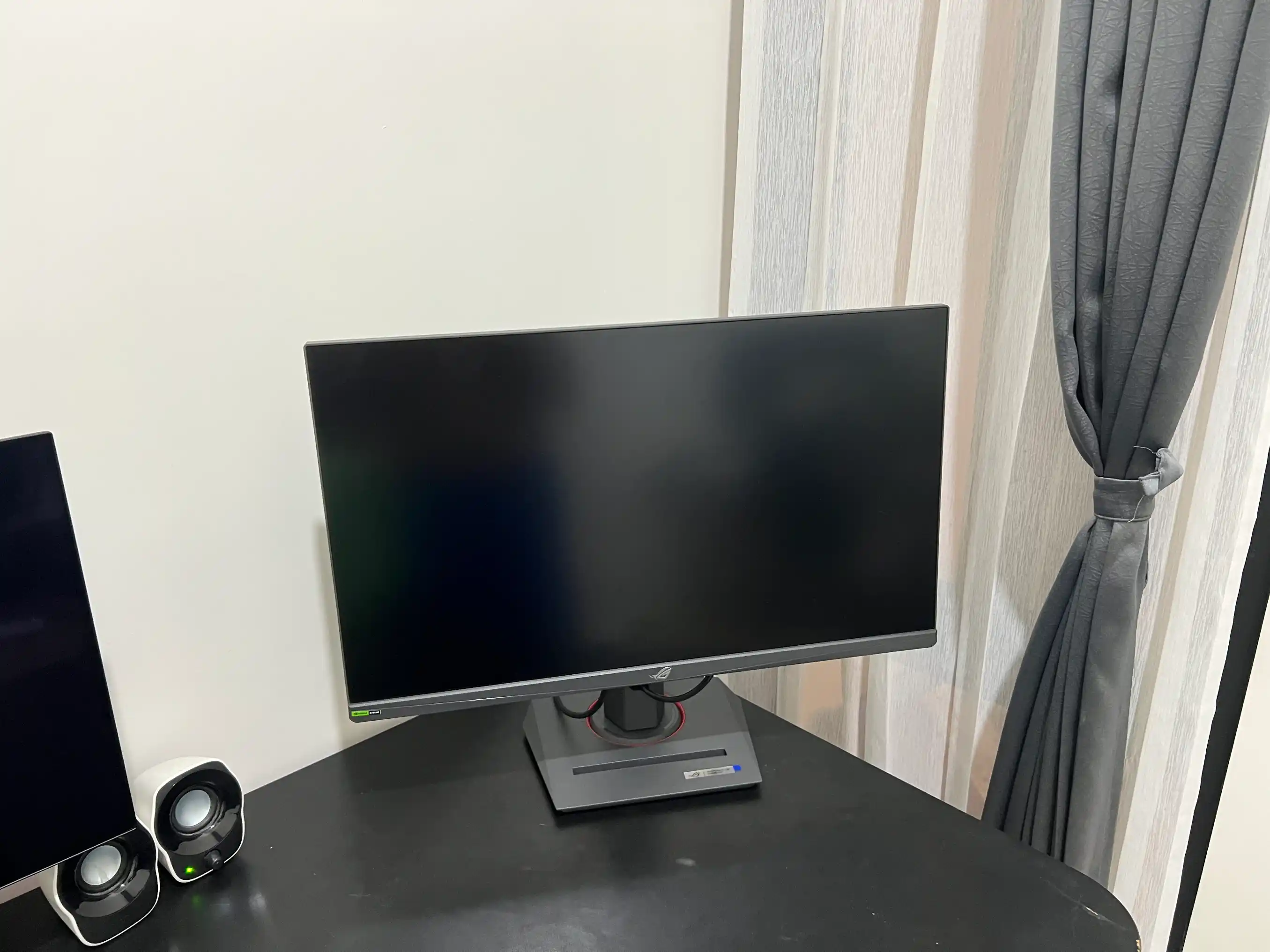 Asus ROG Strix XG27ACS 3