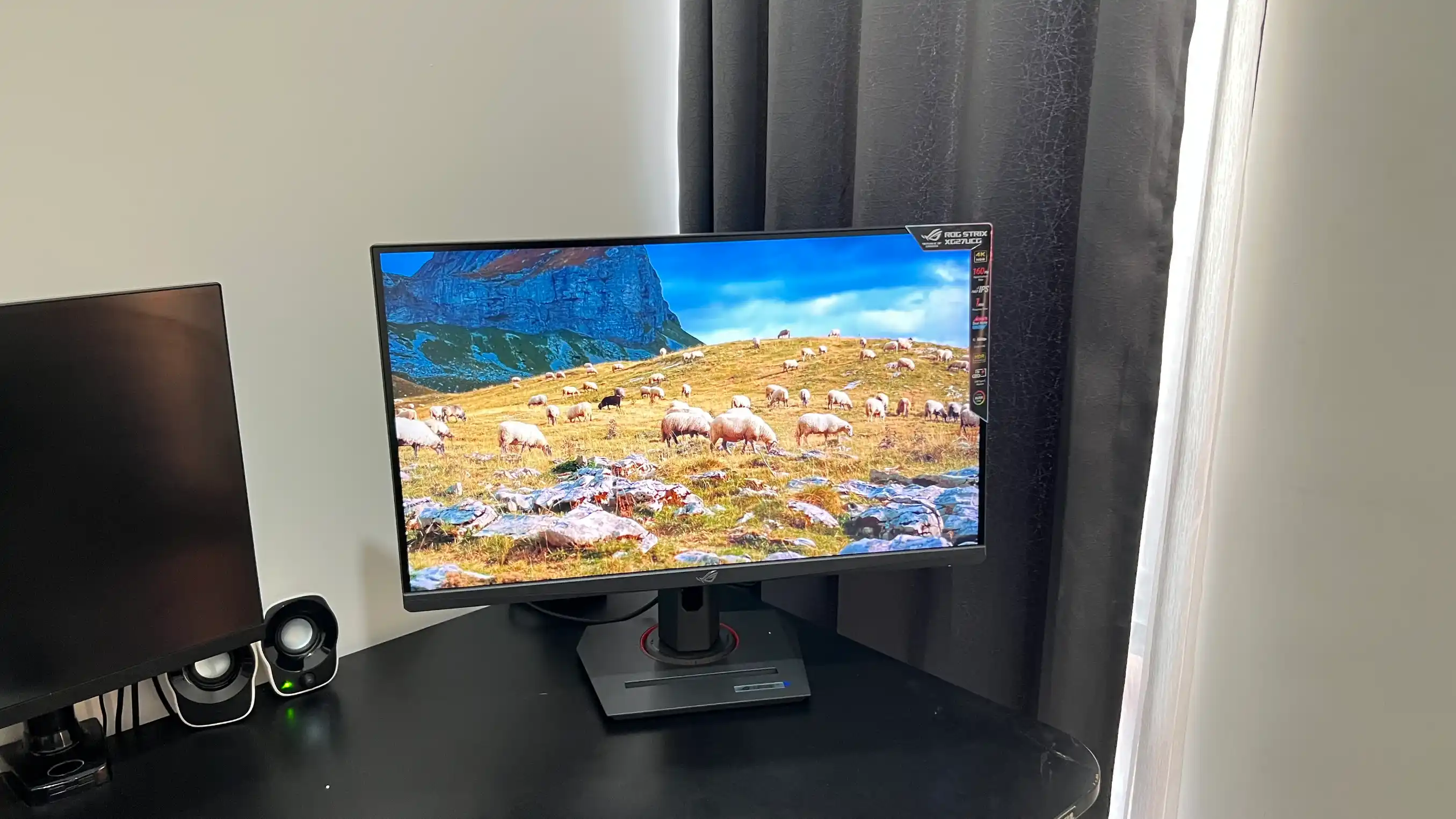 Asus ROG Strix XG27UCG