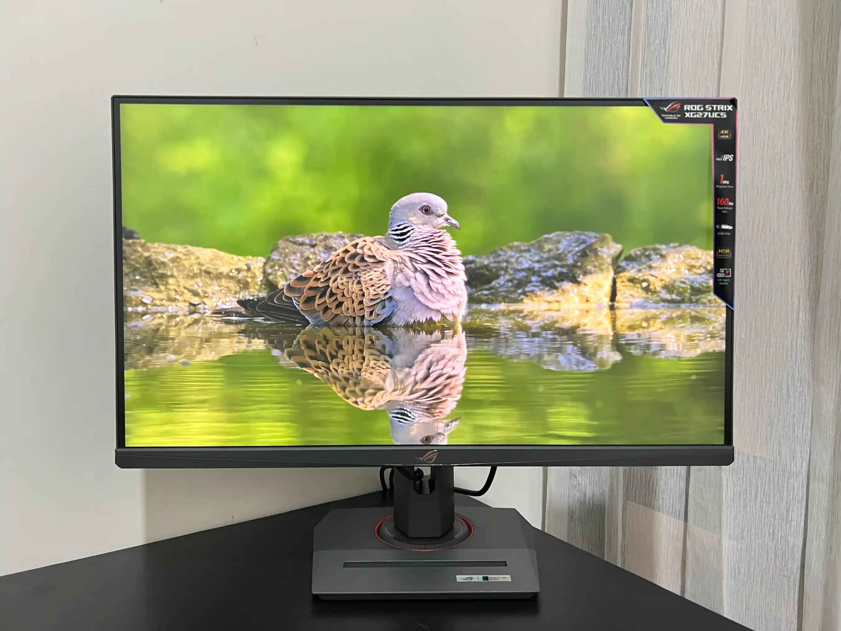 Asus ROG Strix XG27UCS 4K 1