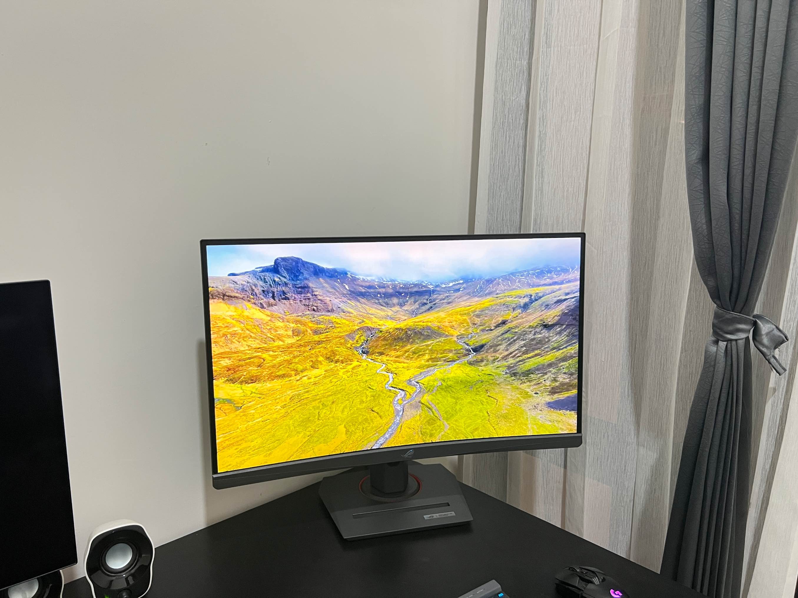 Asus ROG Strix XG27WCS Curved