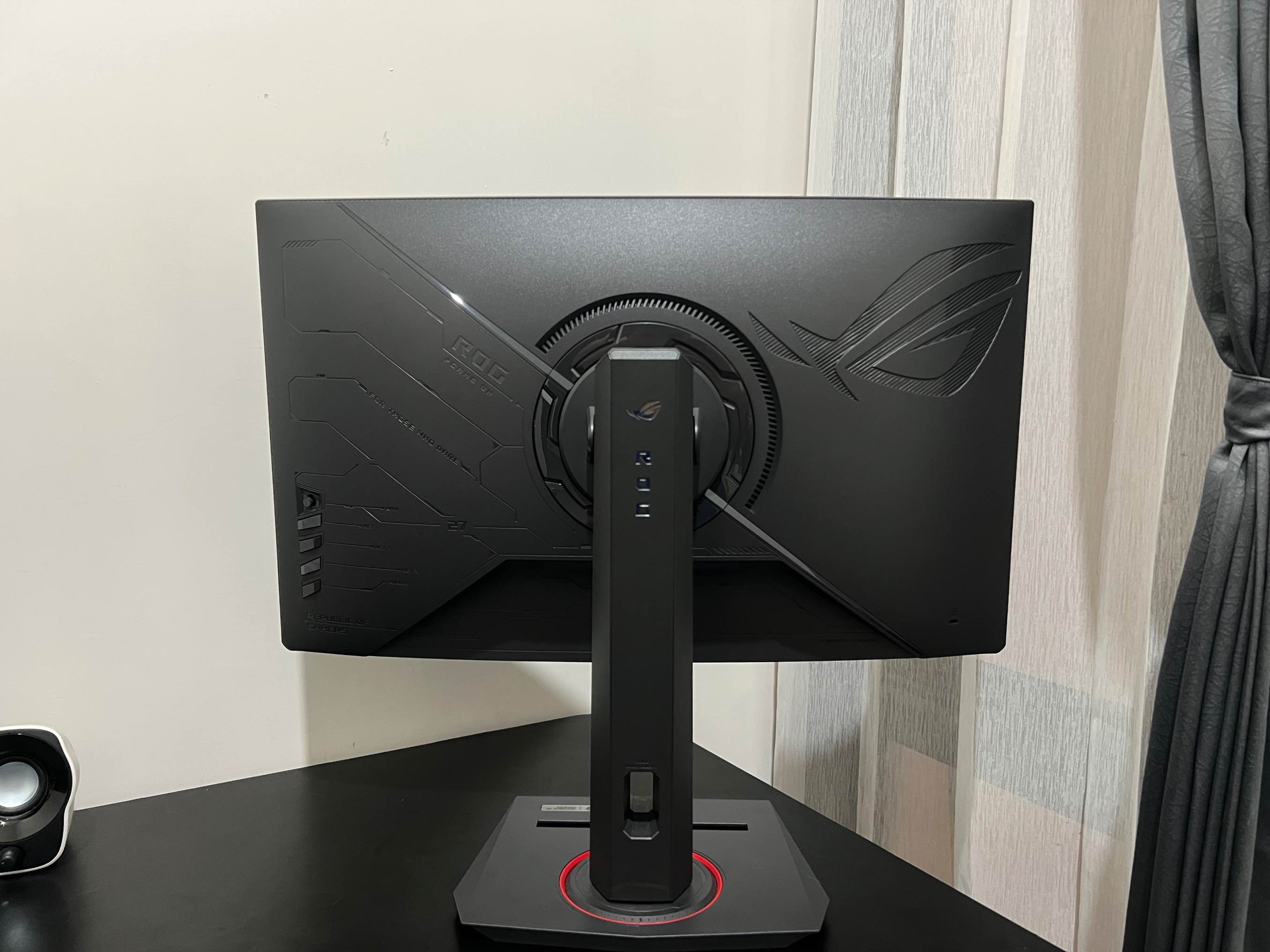 Asus ROG Strix XG27WCS Curved 4