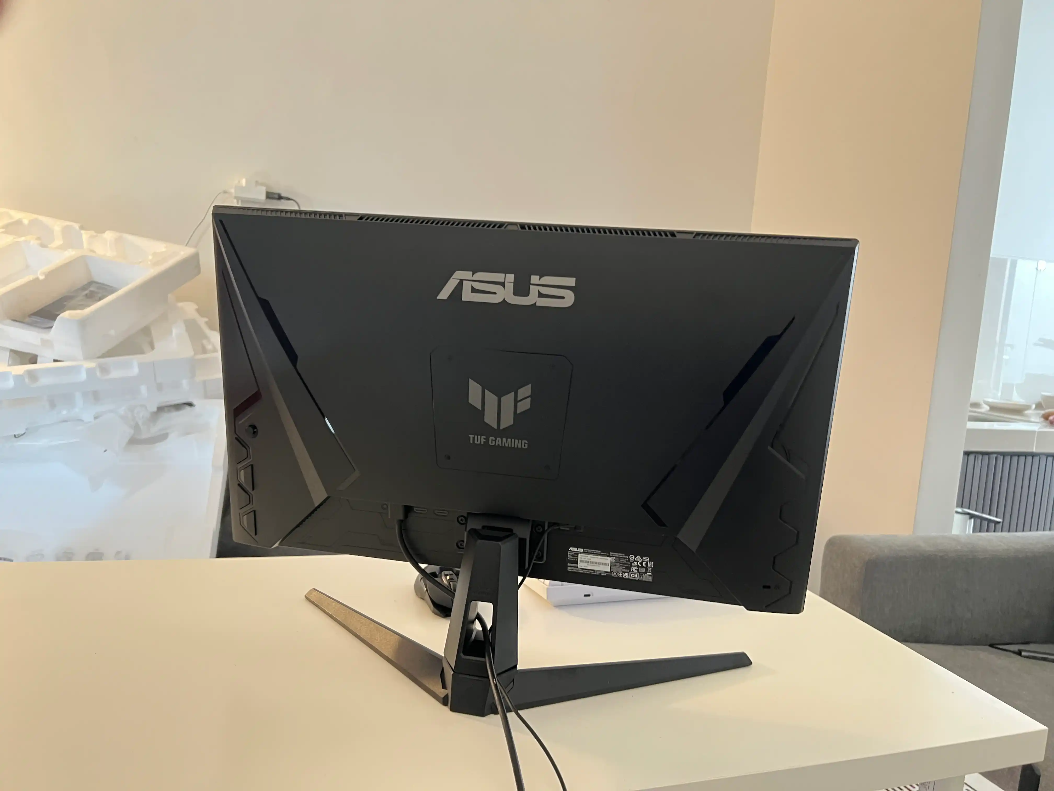Asus Tuf VG27AQ3A 1