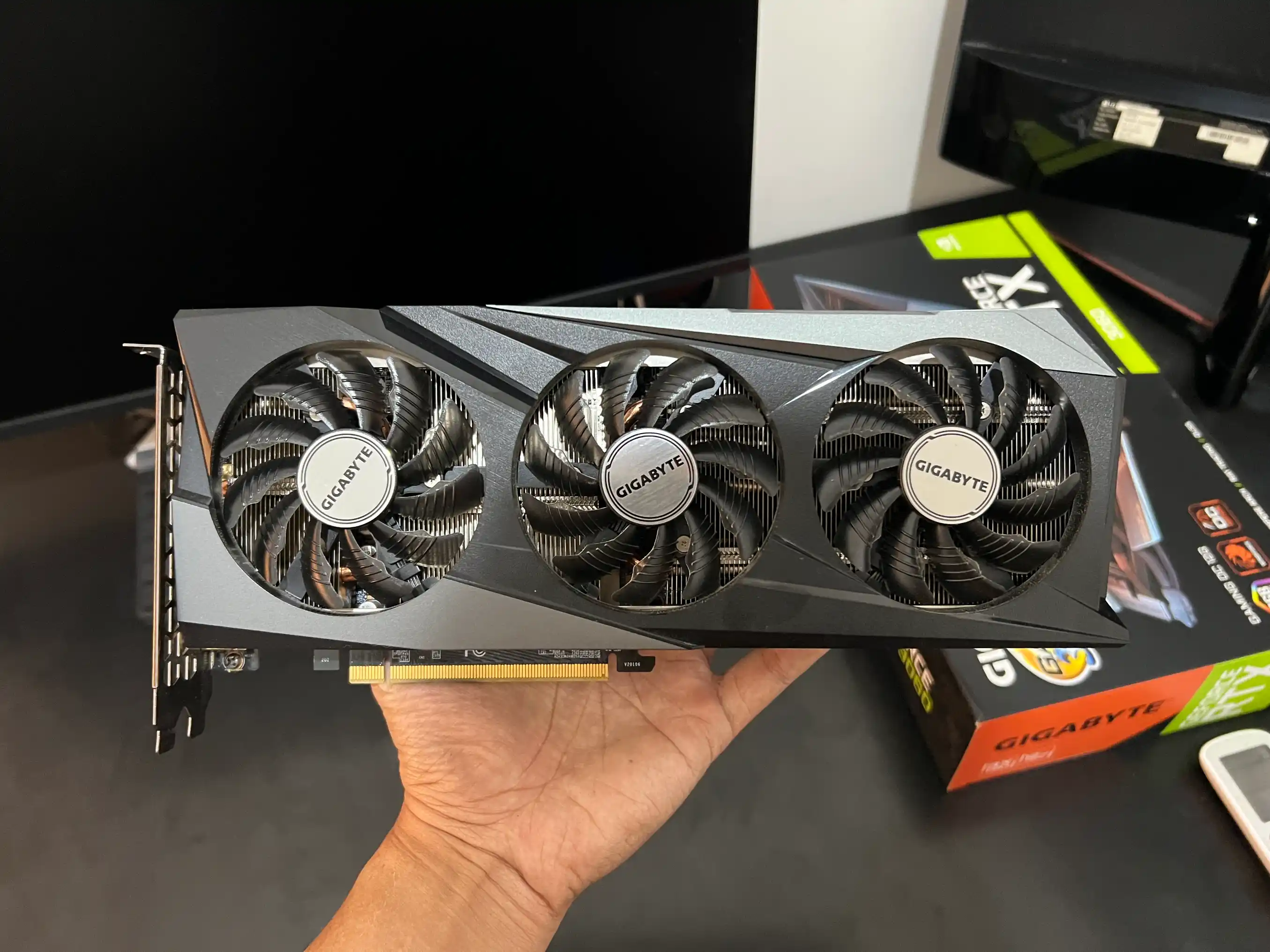 Gigabyte RTX 3060 12GB 3 Fan 1
