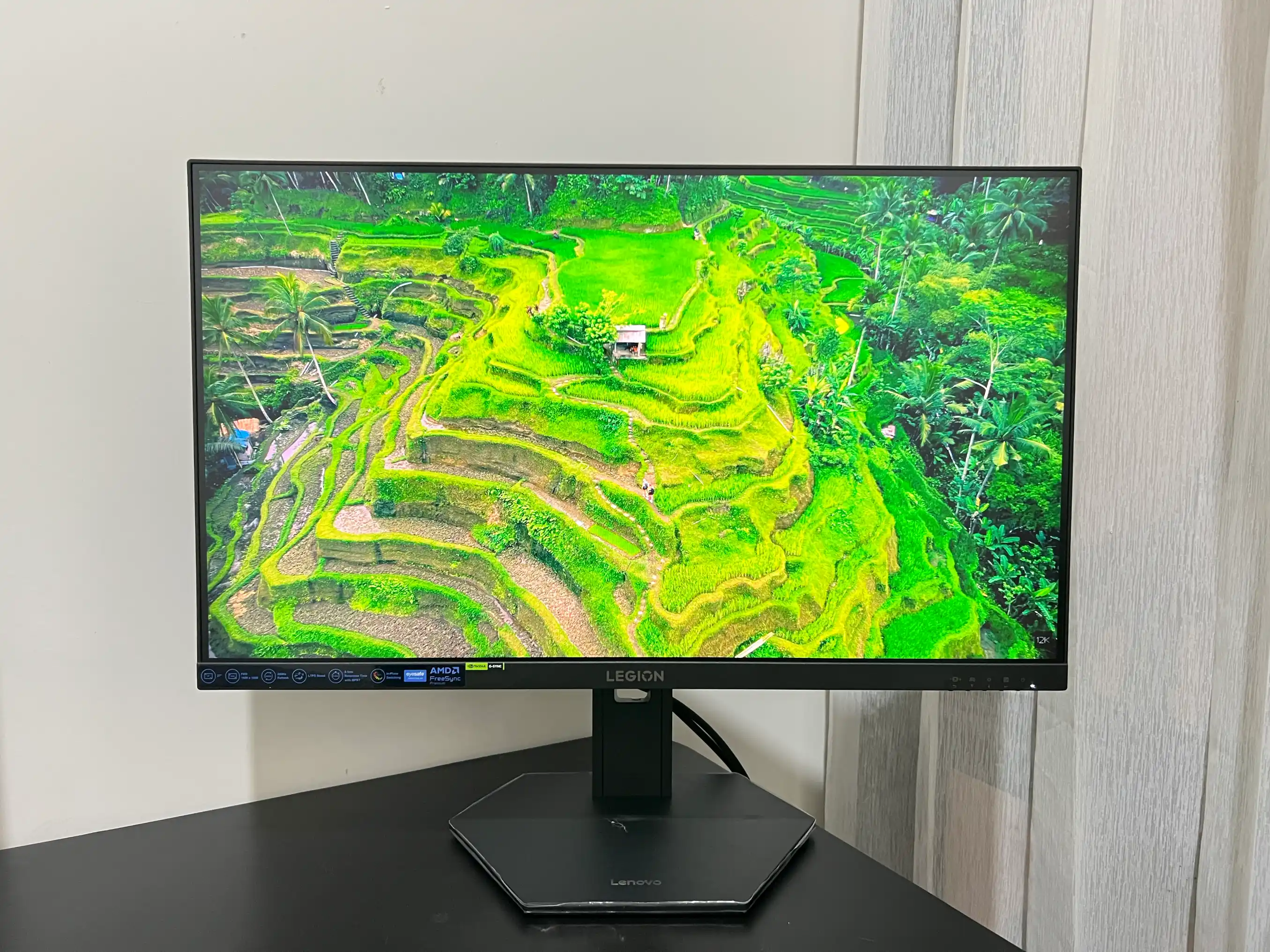 Lenovo Legion 27-10 240hz 1