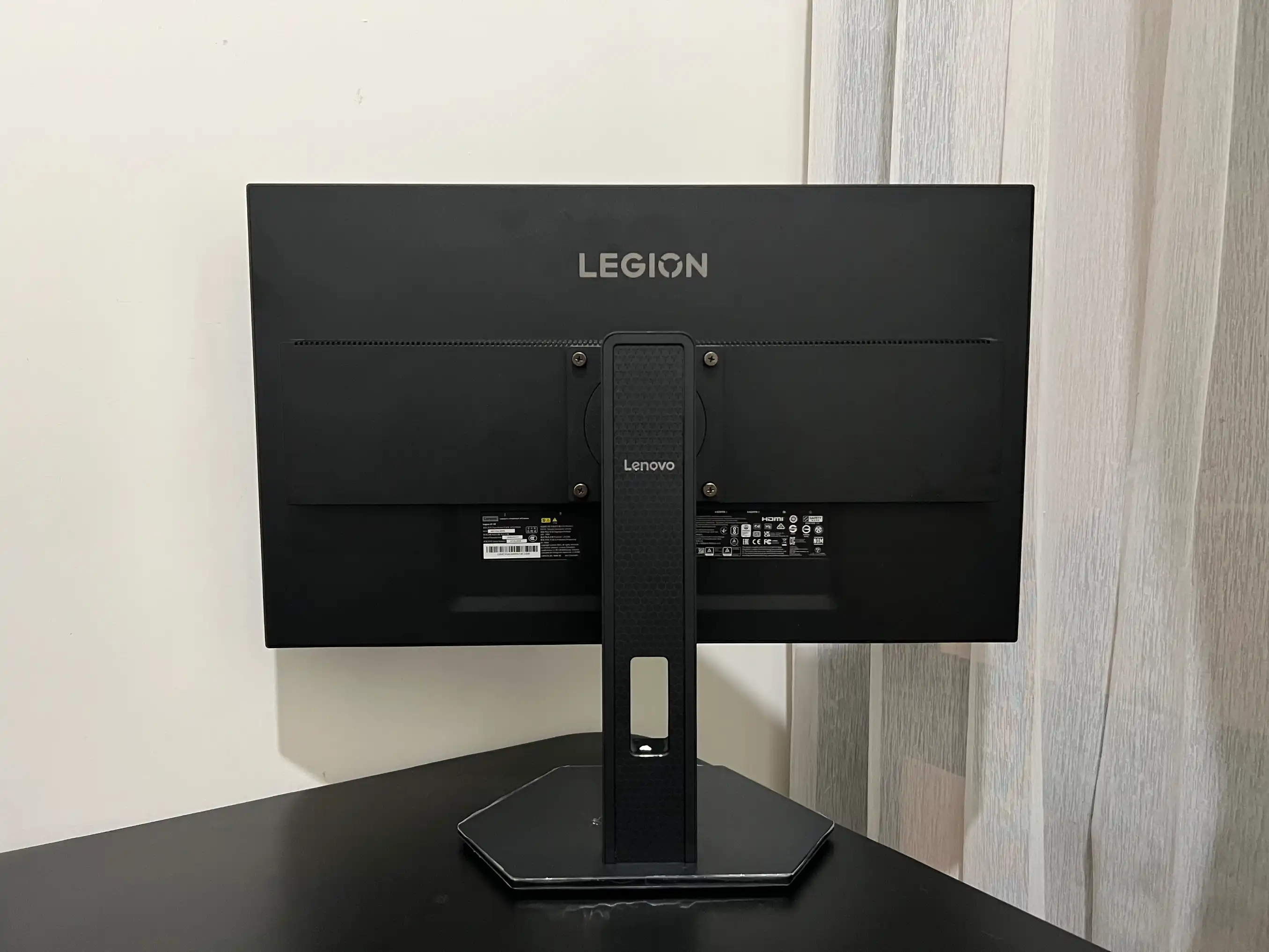 Lenovo Legion 27-10 240hz 4