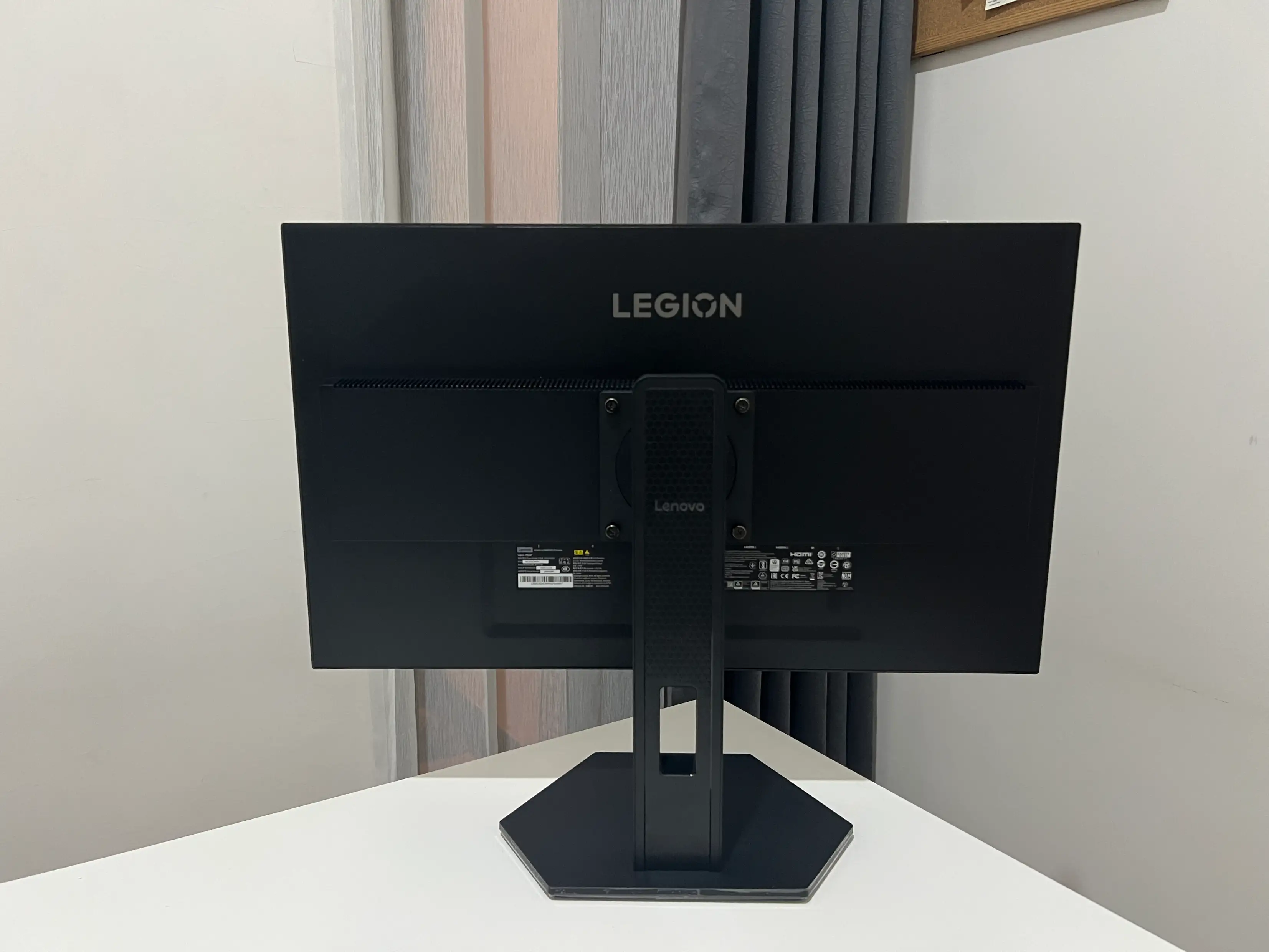 Lenovo Legion 27Q-10 240hz 2