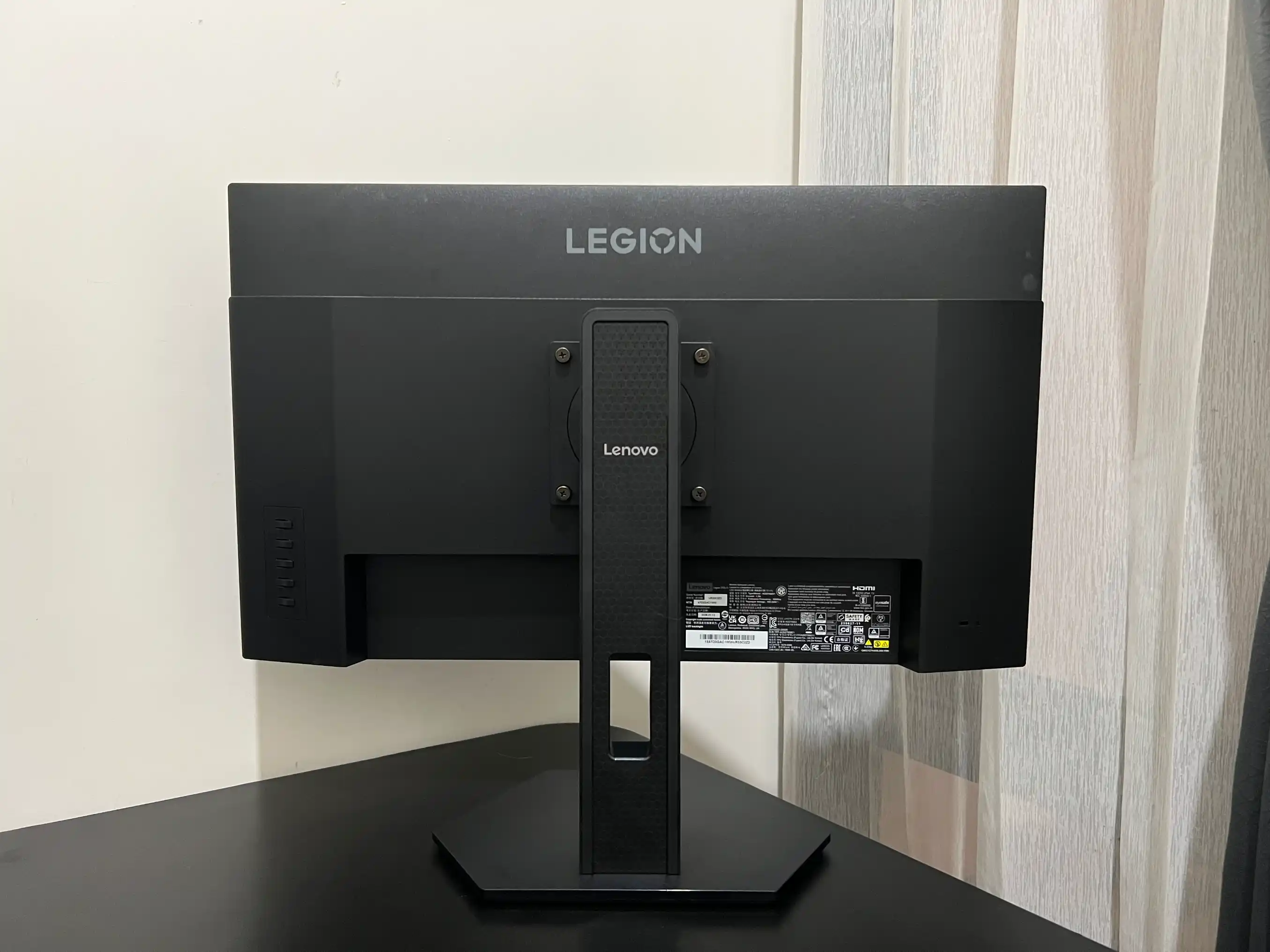 Lenovo Legion 27Q-11 300hz 4