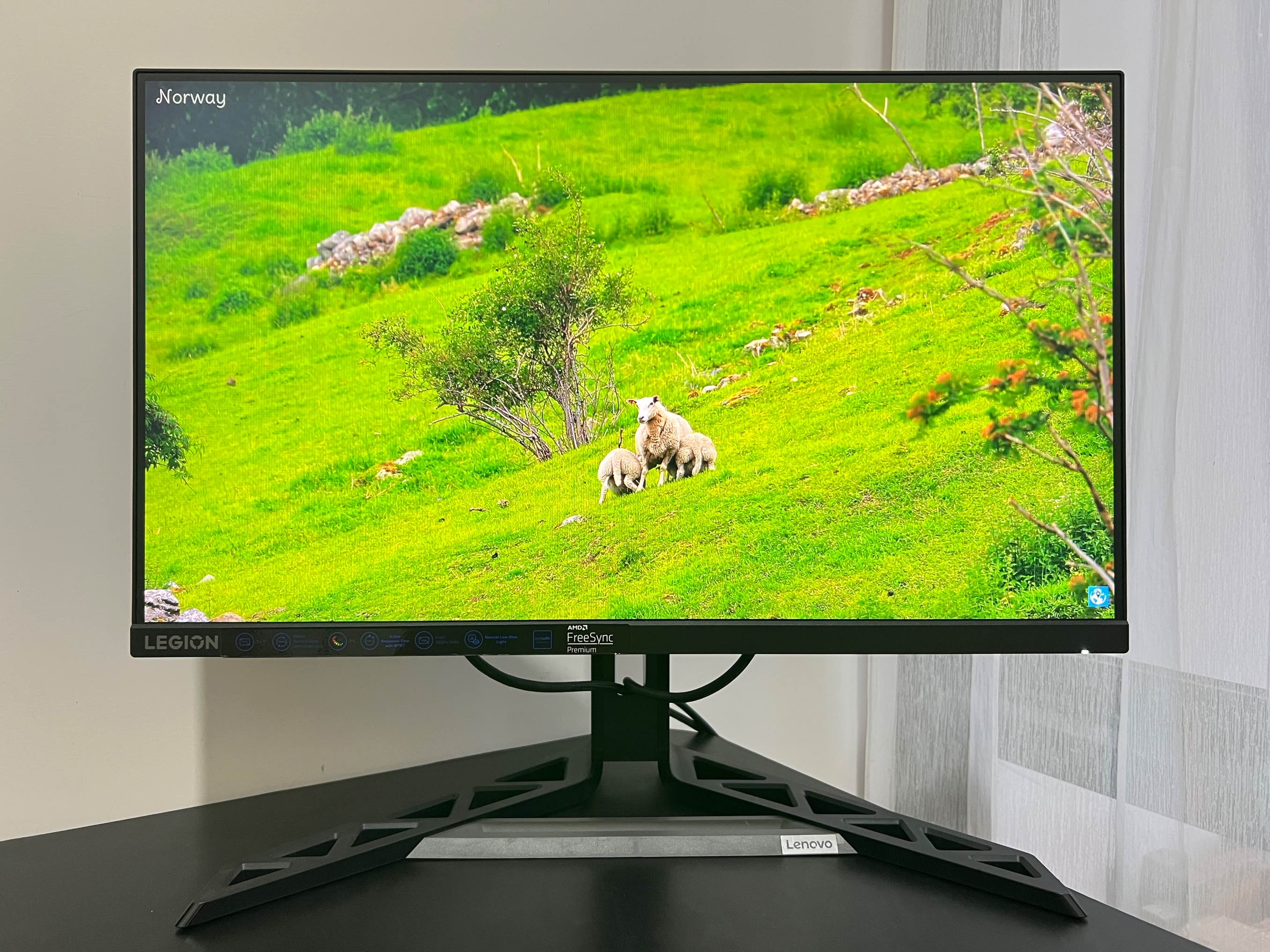 Lenovo Legion R25i-30 1