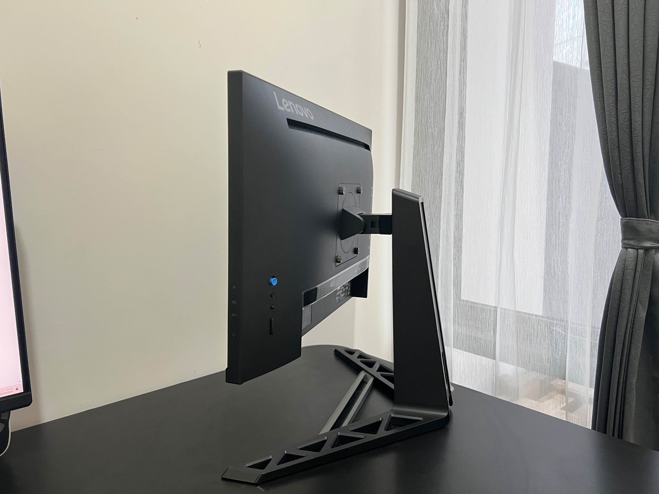 Lenovo Legion R25i-30 4