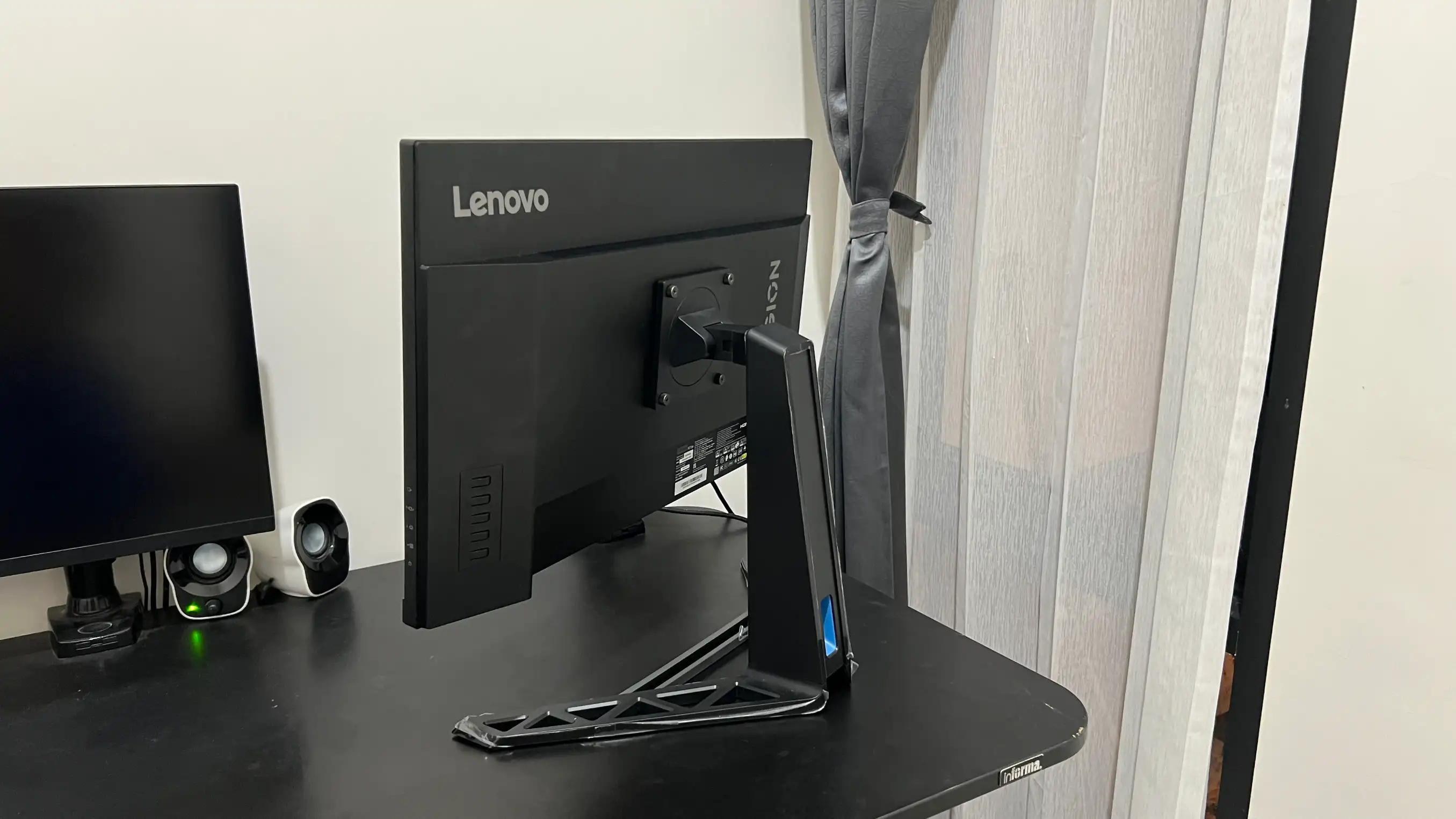 Lenovo Legion R27QE 3