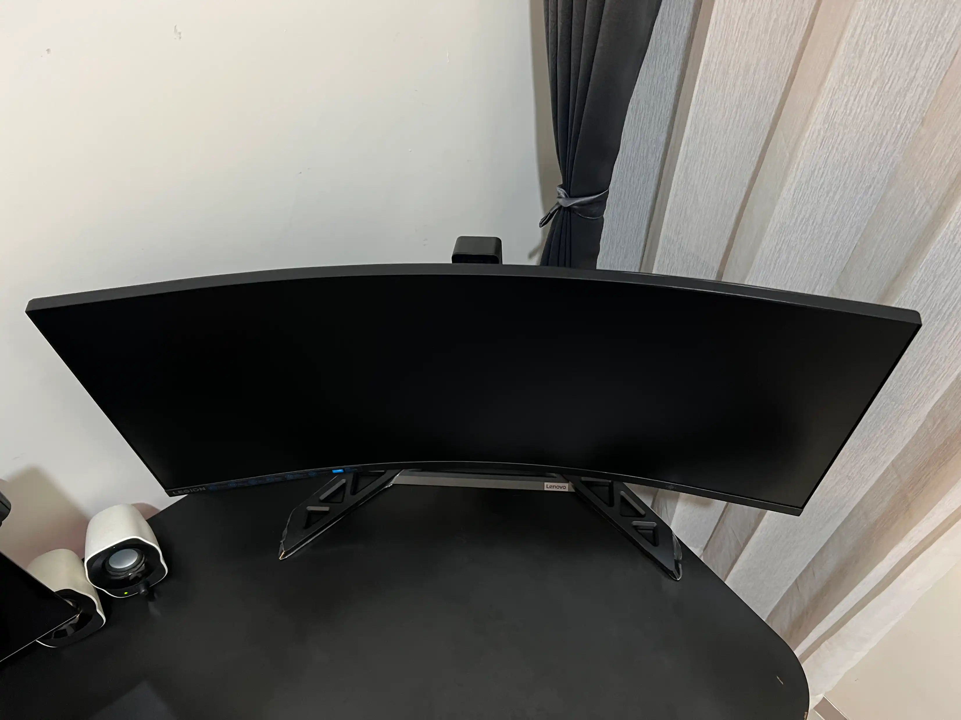 Lenovo Legion R34W-30 2