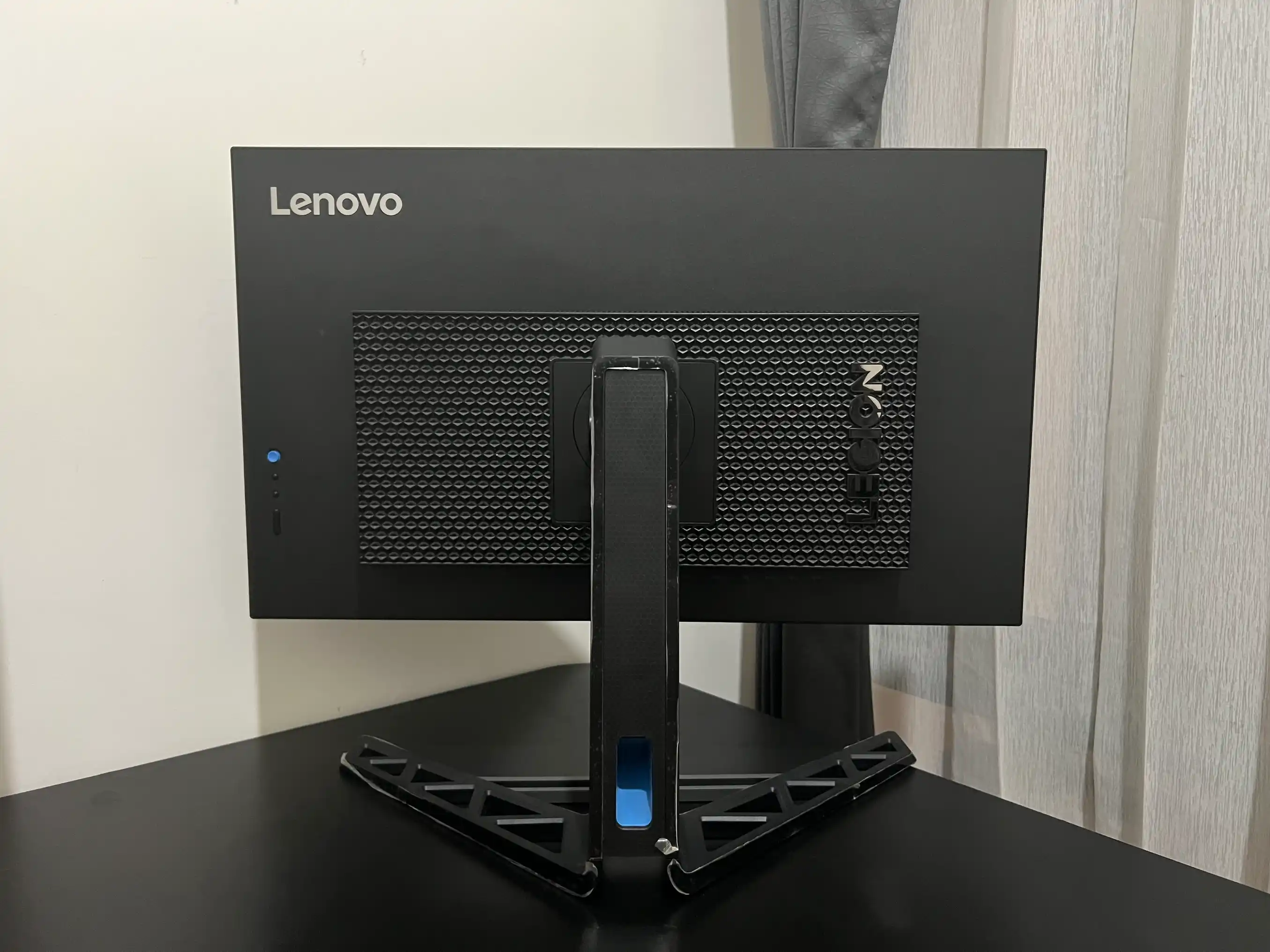 Lenovo Legion Y27QF-30 240hz 3