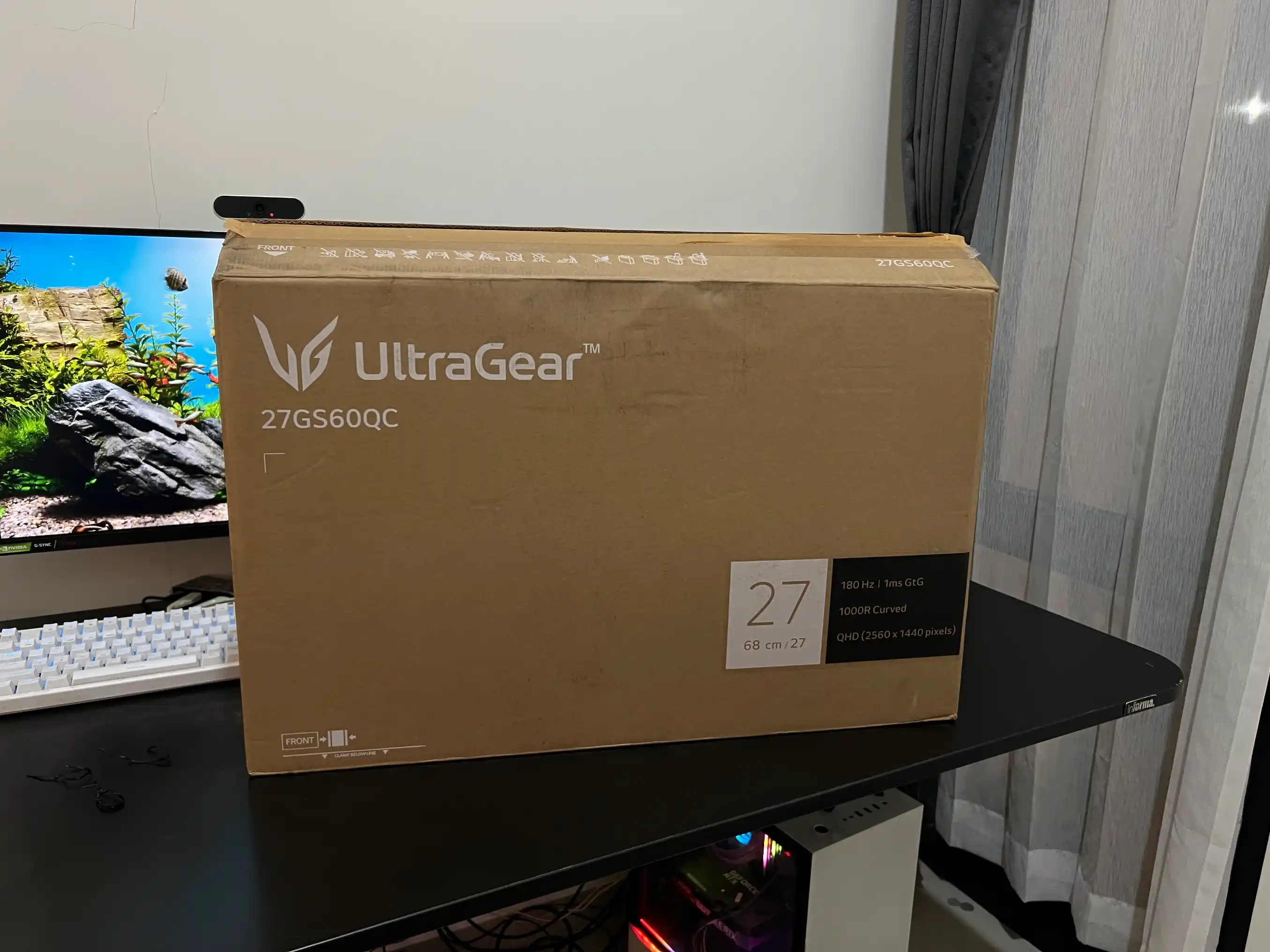 LG 27GS60QC Curved 4