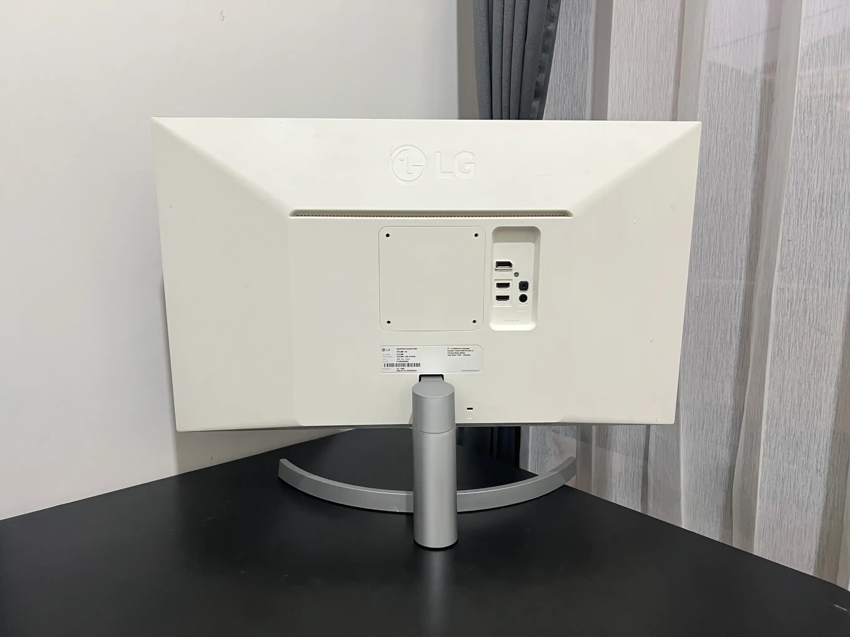 LG 27UL600 4K 4