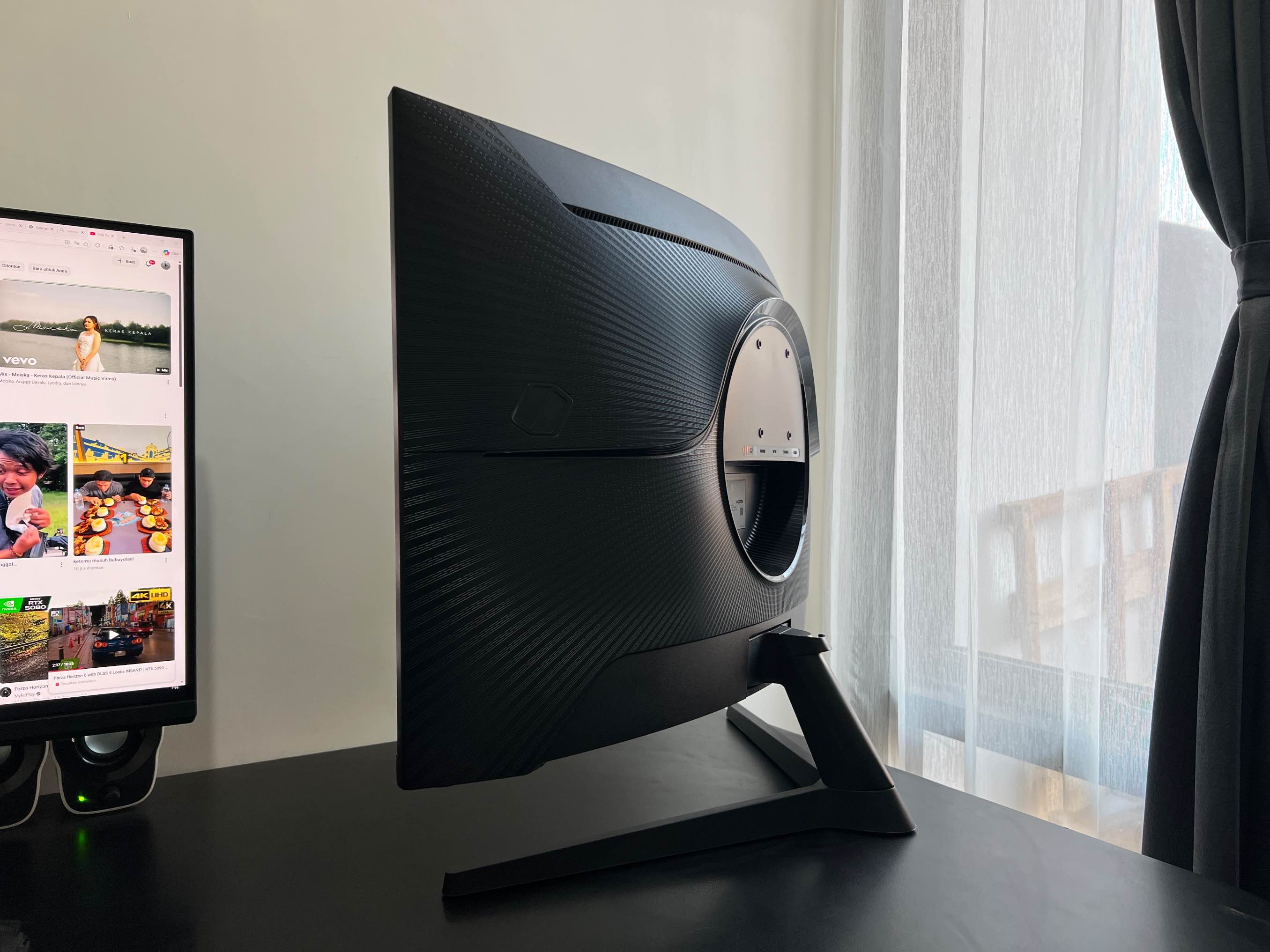 Samsung Odyysey G5 32CG55C 4
